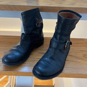Fiorentini + Baker leather Chelsea ankle boots. Amazing condition.